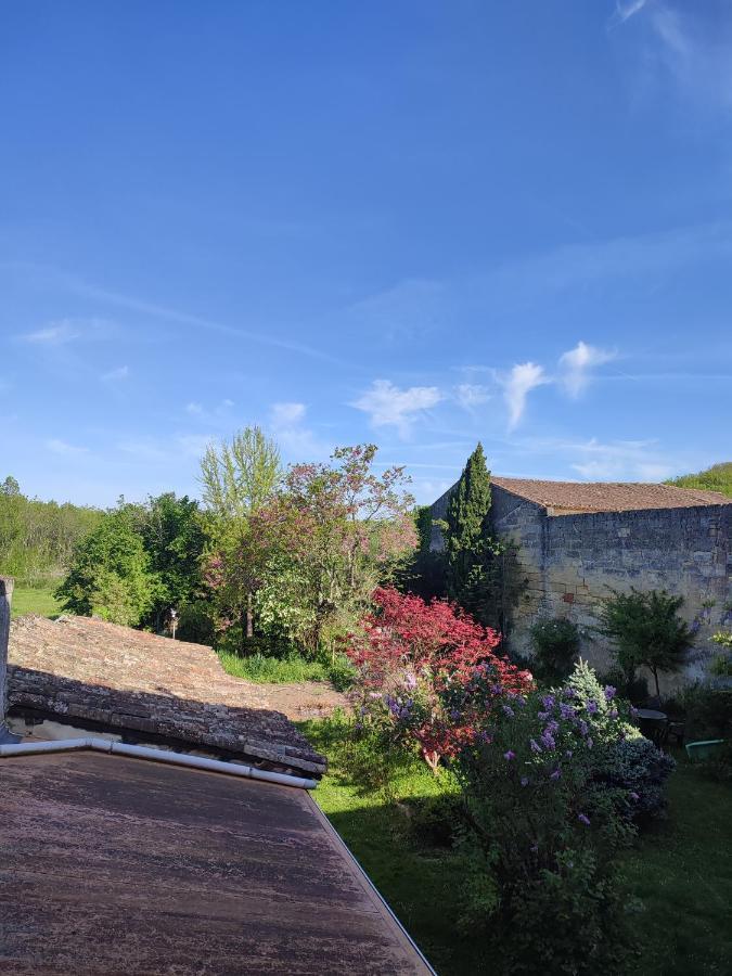 Celine Et Jose Apartman Cubzac-les-Ponts Kültér fotó